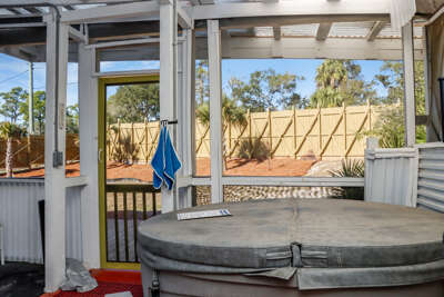 Private Hot Tub!