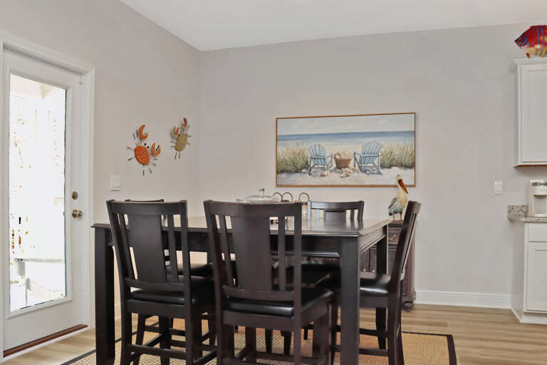 Dining Area Dining Area