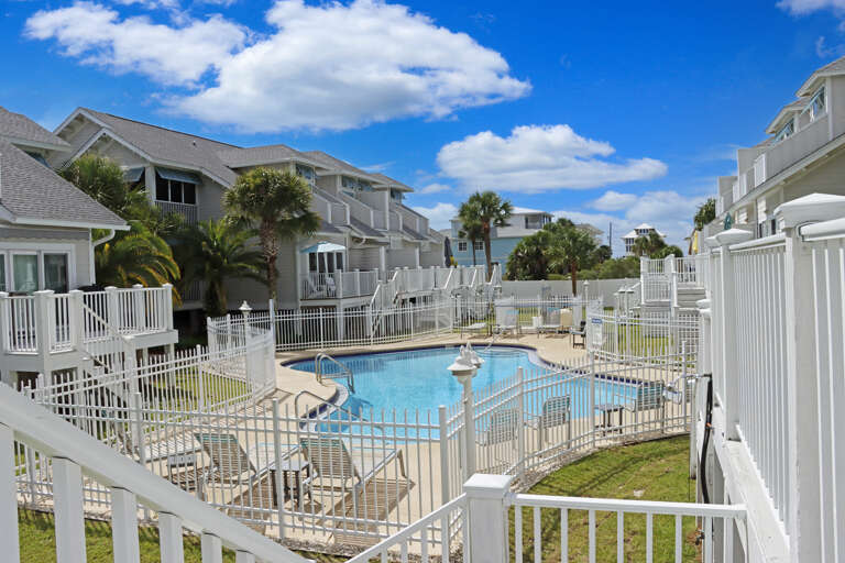 Main Level Deck - Pool View