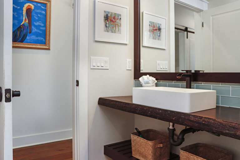 Full Bathroom on Main Floor