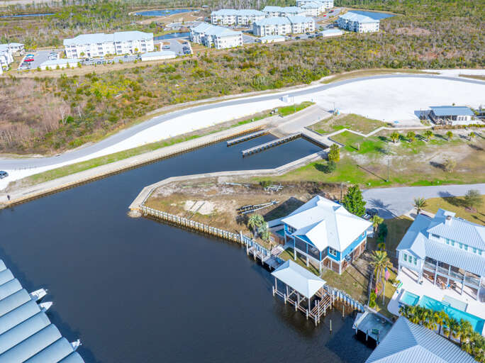 Close Proximity to Public Boat Launch