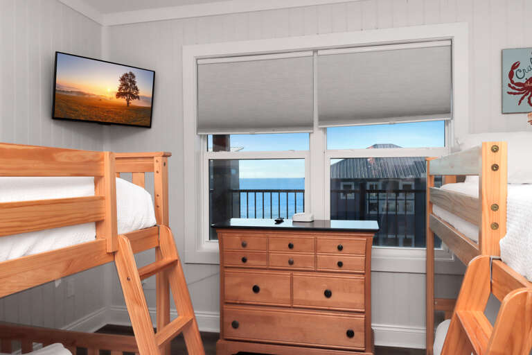 Bedroom 3 - Bunk Room with TV