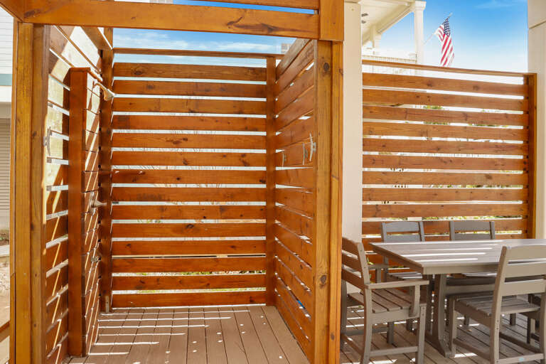 Outdoor Dining Under House