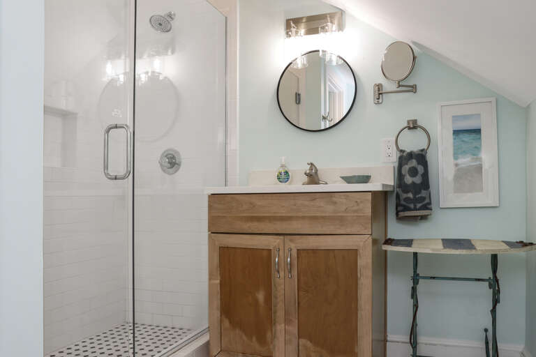 Upstairs Full Bathroom with Shower