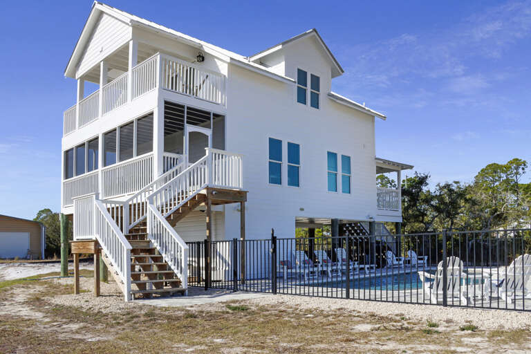 Access to Private Pool from Main Deck