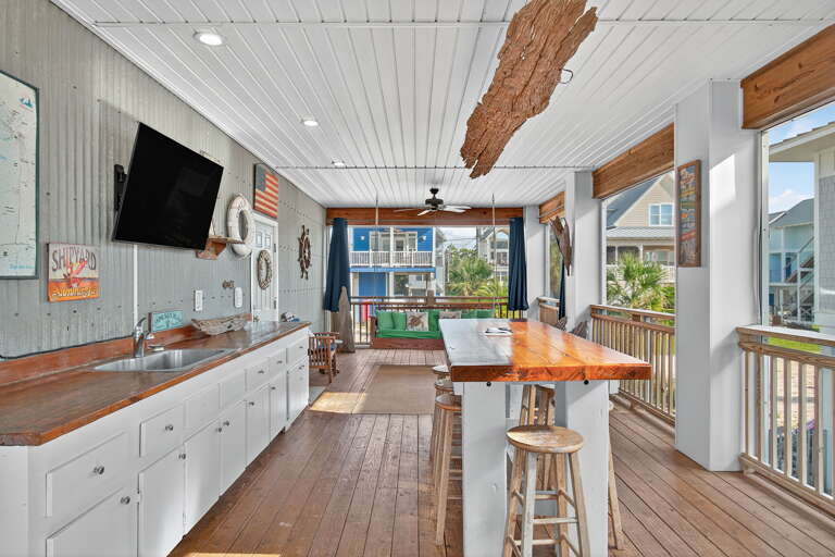 Outdoor kitchen
