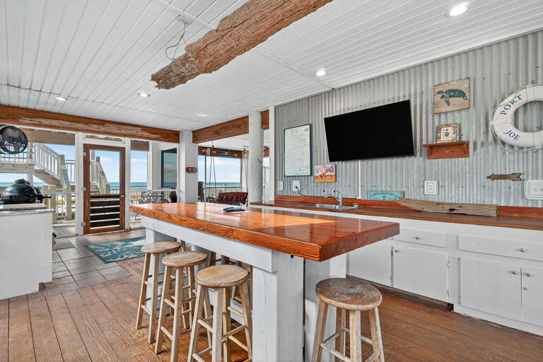 Patio kitchen space