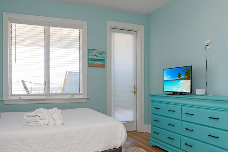 Bedroom 4 with Beach View Deck