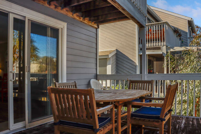 Main Floor Deck with Outdoor Dining