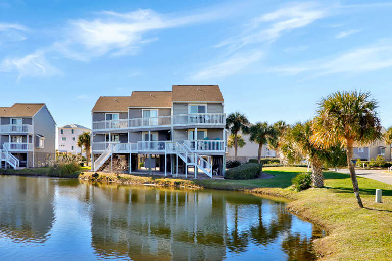 End Unit Located on Pond