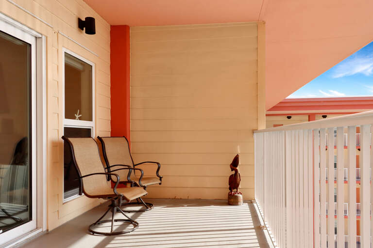 Covered Beach View Deck