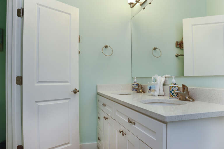 Bedroom 3 - Full Bathroom