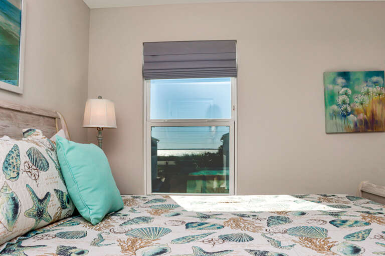 Bedroom 4 Queen
