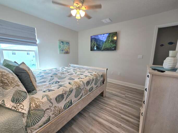 Bedroom 4 Queen Guest