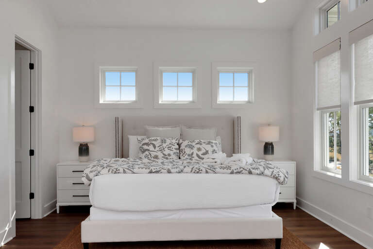 Bedroom 4 - King Bed