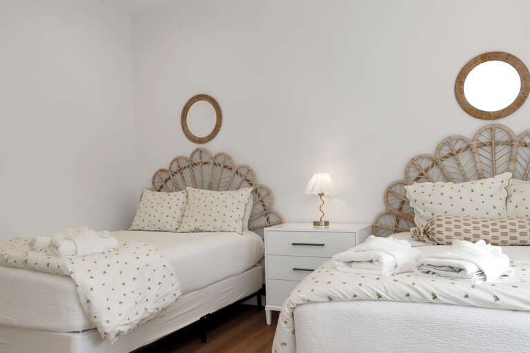 Bedroom 2 - 2 Queen Beds