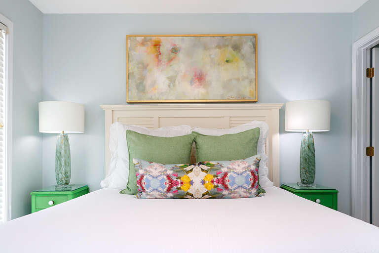 Master Bedroom 2 - Queen Bed