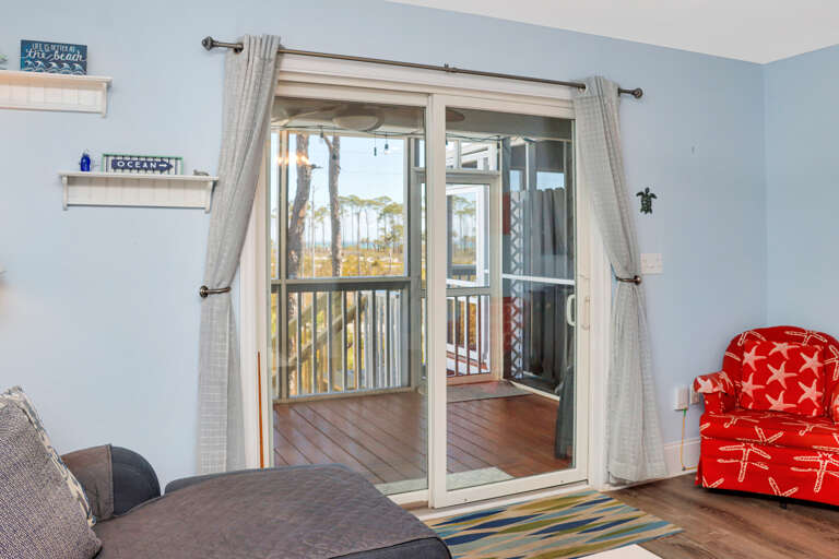 Living Room - View onto Deck