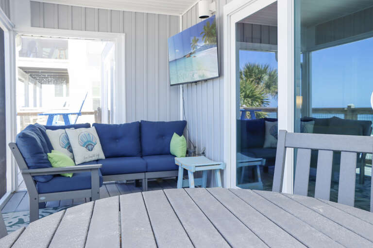 Outdoor Dining and TV Area