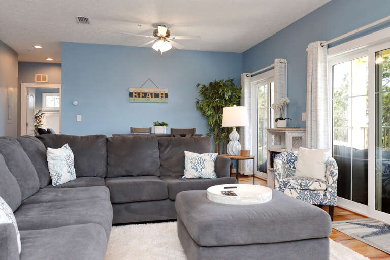 Beach Front Living and Dining Area