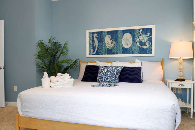 Bedroom 1 - King Bed