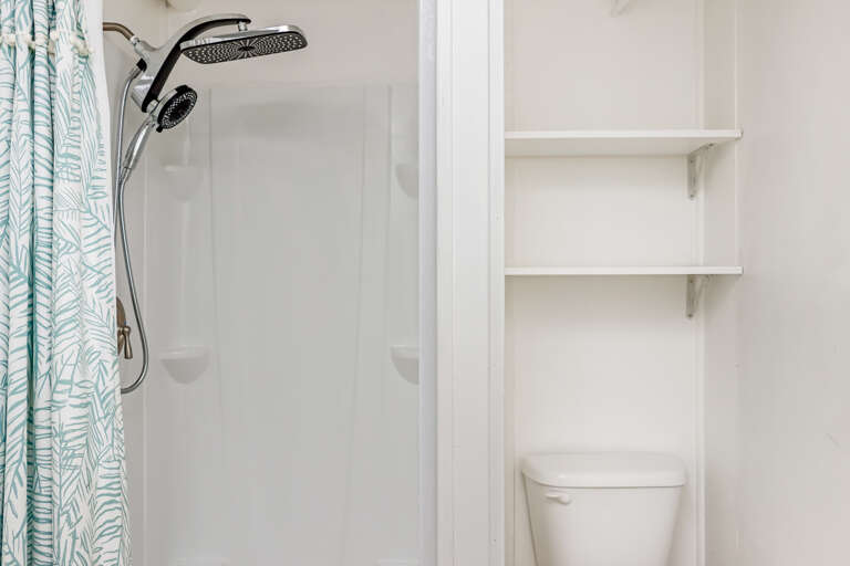 MIL Suite - Full Bathroom Shower
