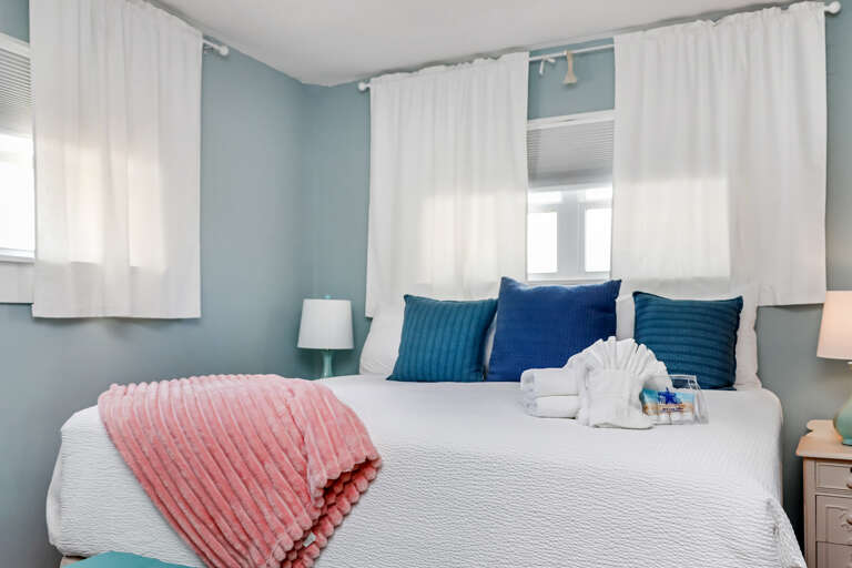 Guest bedroom with king bed