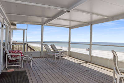 Large Beach Front Screened Deck