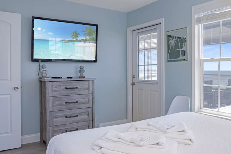 Guest bedroom 2