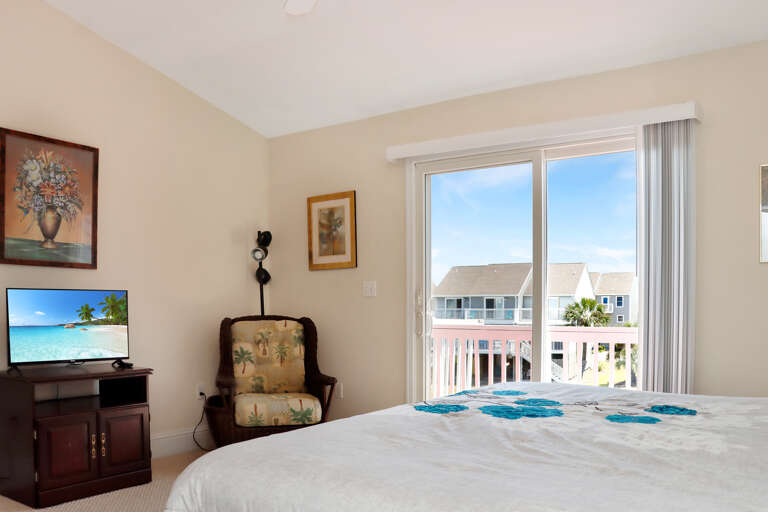 Master Bedroom 1 - Small Deck and TV