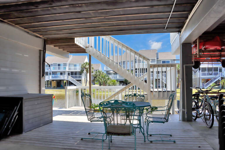 Outdoor Dining Under House