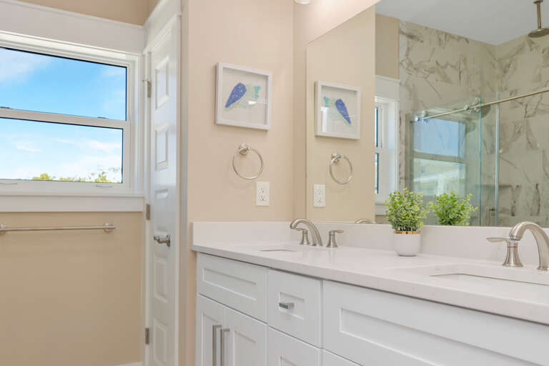 Bedroom 1 - Master Bathroom