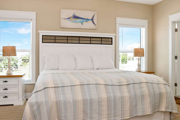 Bedroom 4 - King Bed