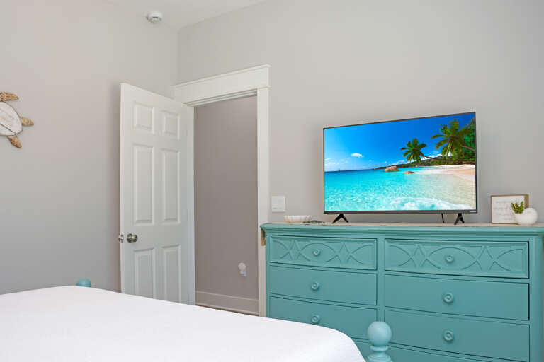 Bedroom 3 with TV