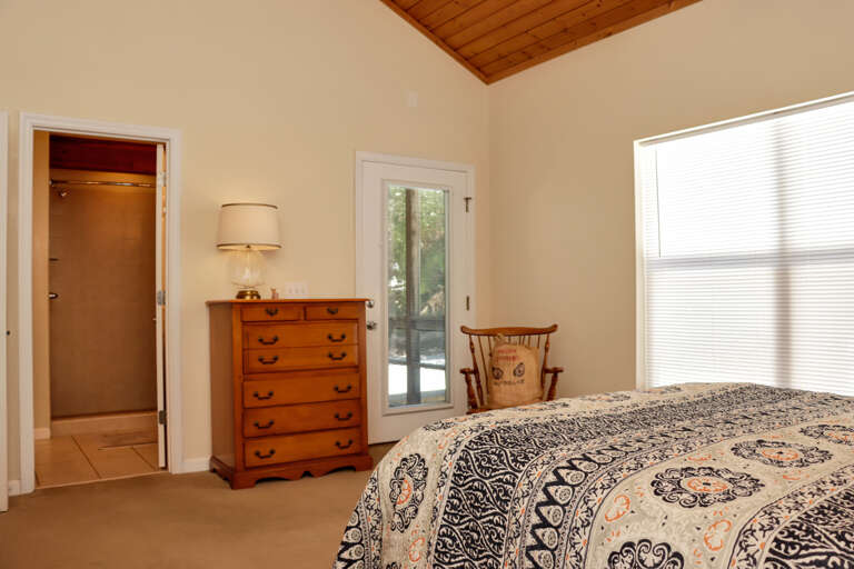 Guest bedroom
