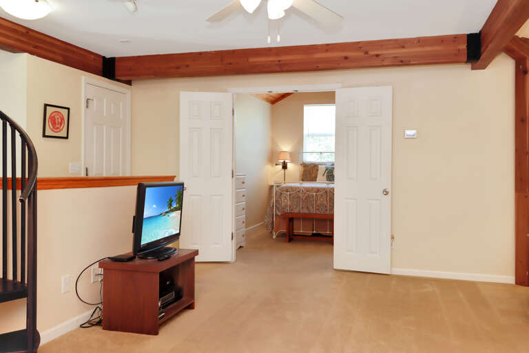 Upstairs Loft with Bedroom 4