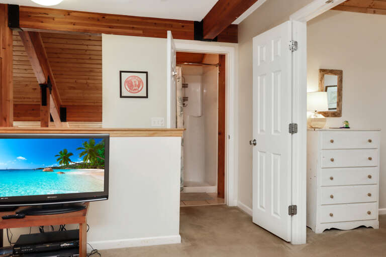Upstairs Loft with Full Bathroom and Bedroom 4