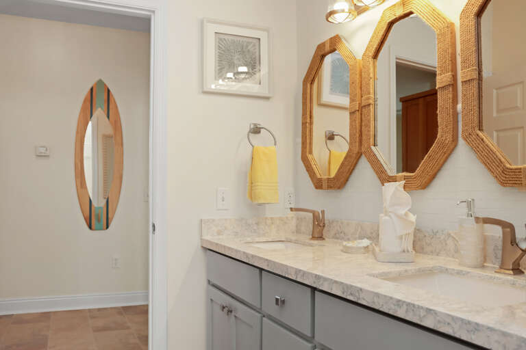 Shared Full Bathroom