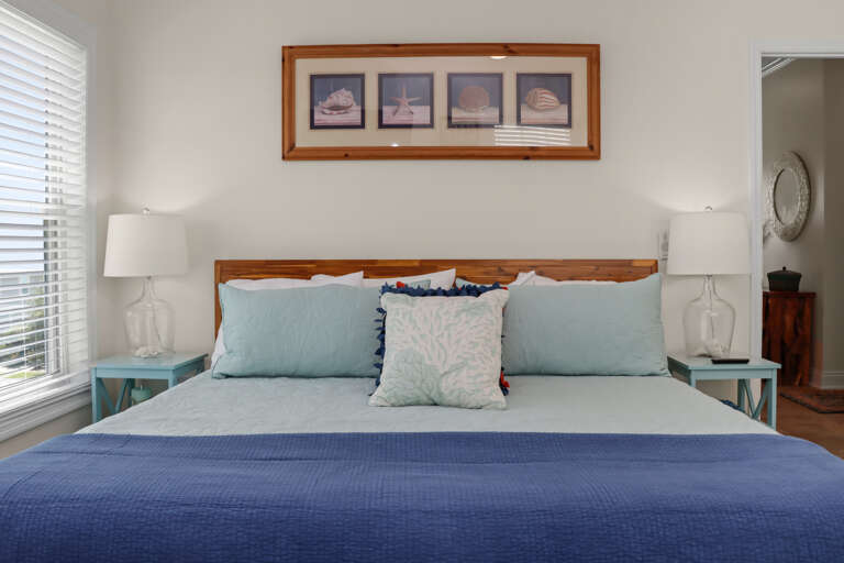 Bedroom 1 - King Bed