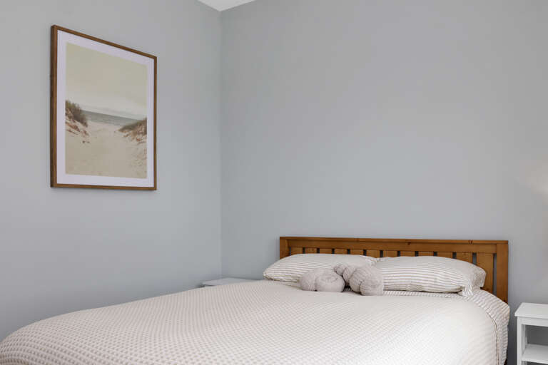 Guest bedroom 1 - Queen Bed