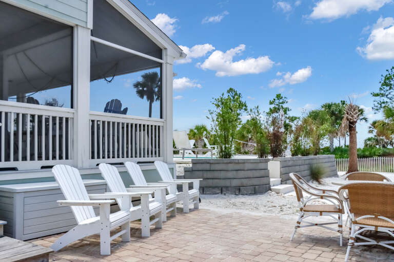 Screened Porch, Dining and Pool
