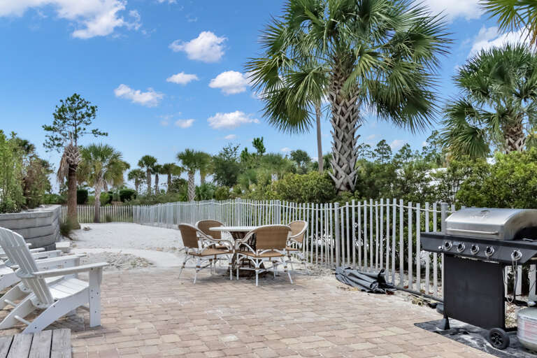 Grilling Area and Outdoor Dining