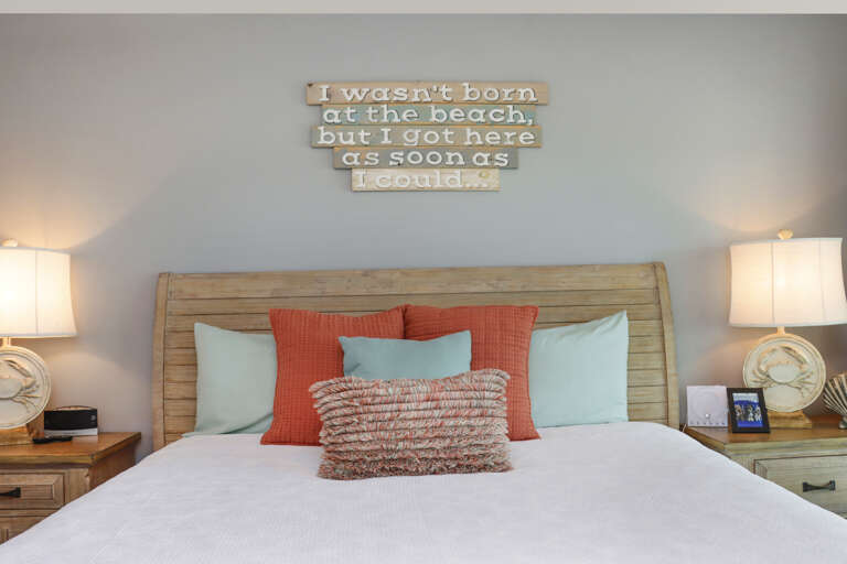 Bedroom 1 - King Bed