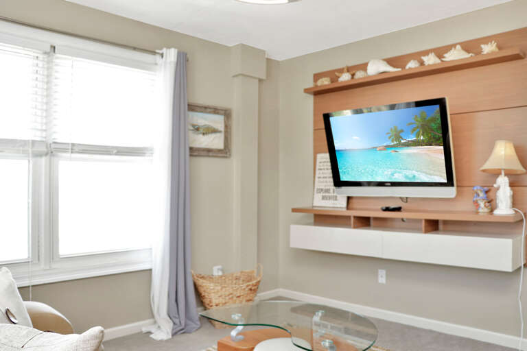 Bedroom 4 - Beach Front Sitting Room with TV