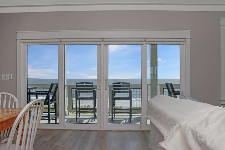 Living Area - Beach View
