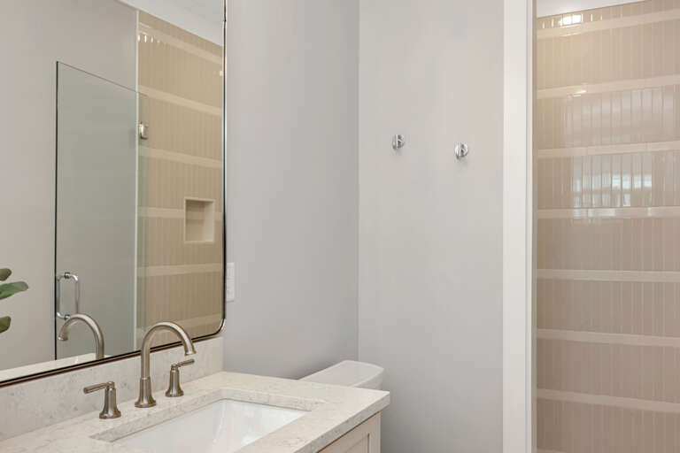 Bedroom 5 - Master Bathroom