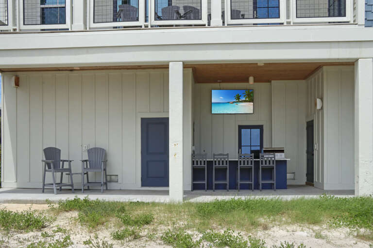 Beach Front Deck with Outdoor Bar