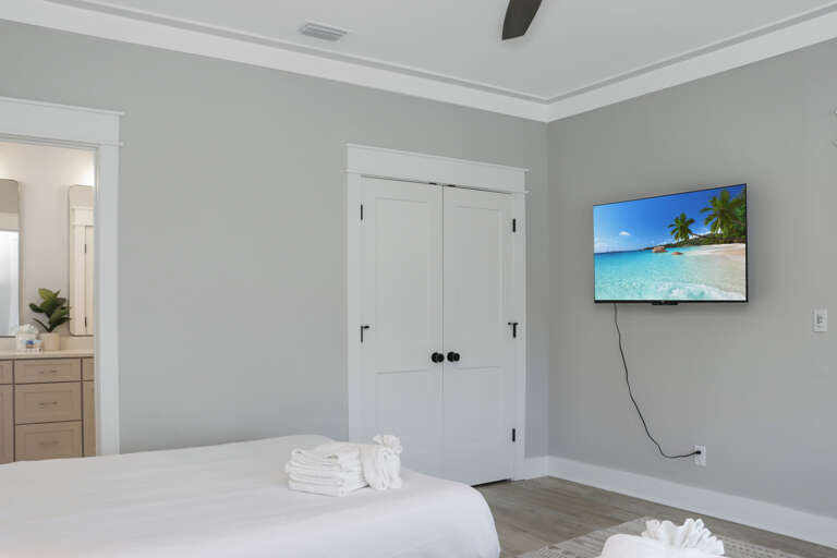 Bedroom 5 with TV