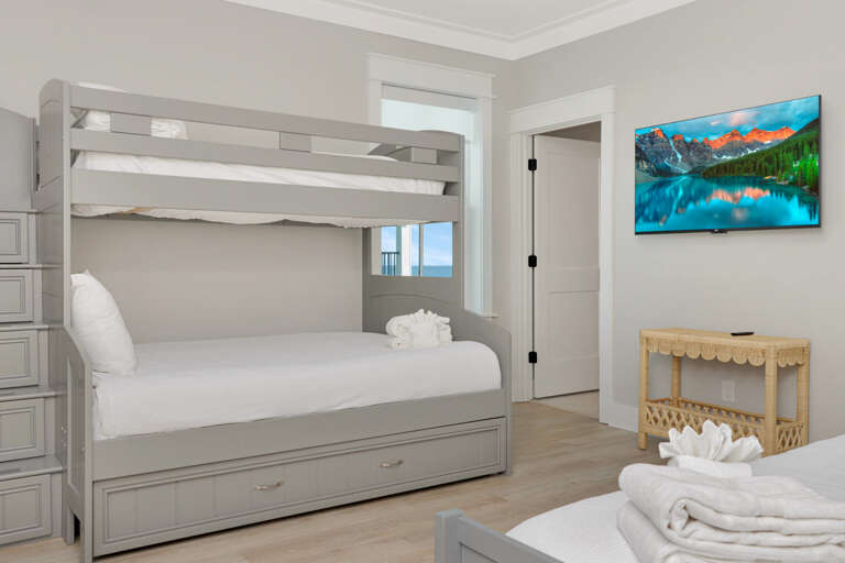 Bedroom 9 - Bunk Room