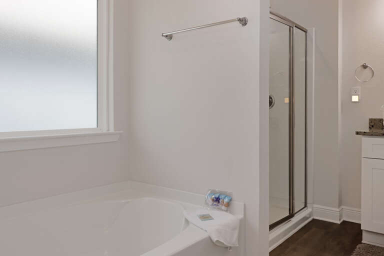 Bedroom 4 - Master Bathroom Tub and Shower